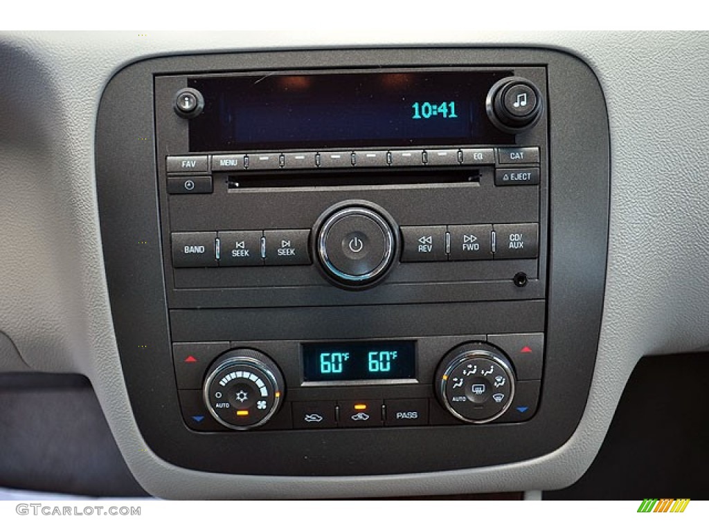 2009 Buick Lucerne CX Controls Photo #69932813