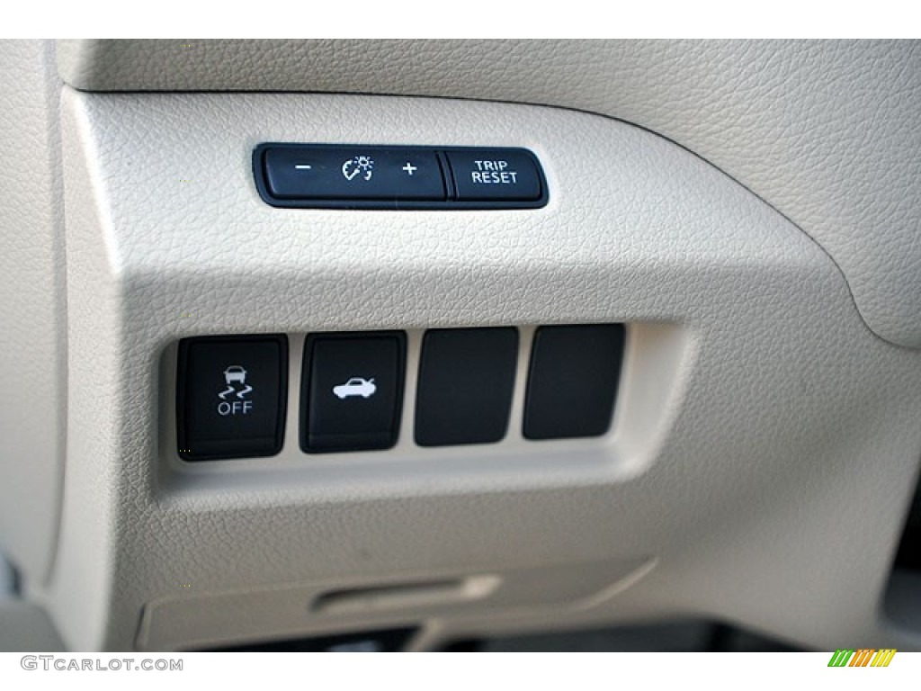 2013 Pearl White Nissan Altima 2.5 SV #69905294 Photo #9 ... 2013 Pearl White Nissan Altima 2.5 SV #69905294 Photo #9 ...