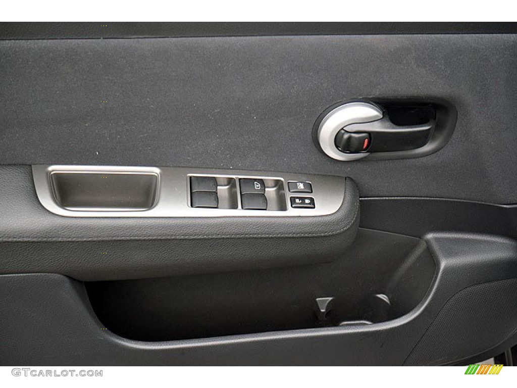 2012 Versa 1.8 S Hatchback - Brilliant Silver Metallic / Charcoal photo #7