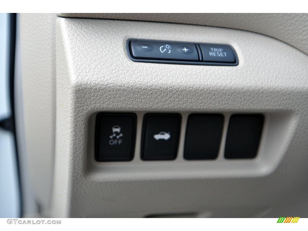 2013 Nissan Altima 2.5 SV Controls Photo #69936209