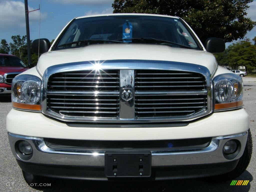 2007 Ram 1500 SLT Quad Cab - Bright White / Medium Slate Gray photo #8