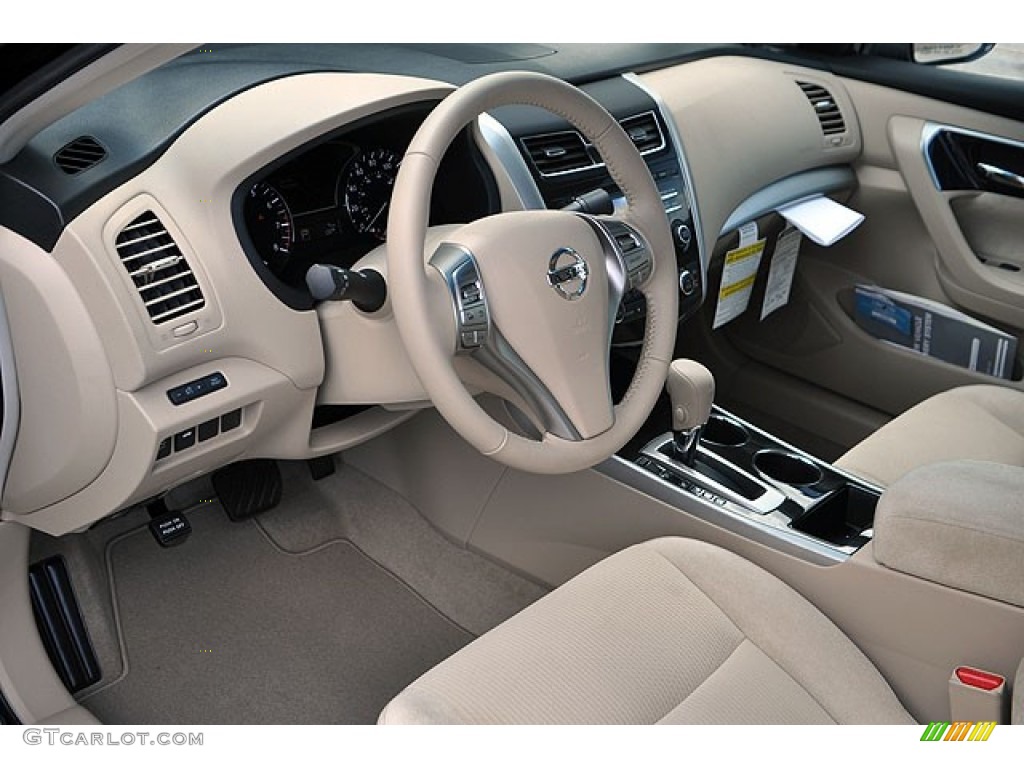 Beige Interior 2013 Nissan Altima 2.5 SV Photo #69937634