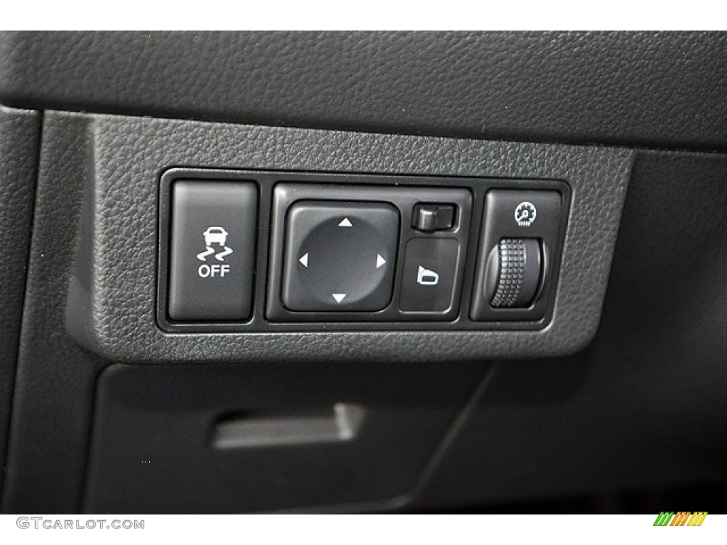2012 Nissan Versa 1.8 S Hatchback Controls Photo #69938381