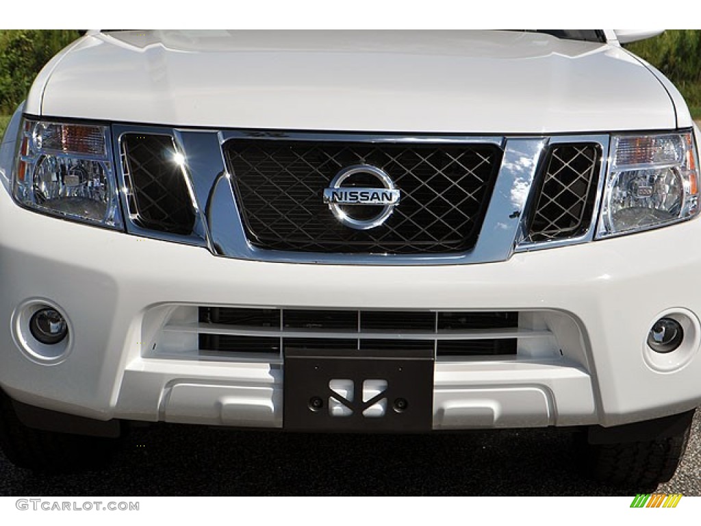 2012 Pathfinder S - Avalanche White / Cafe Latte photo #2