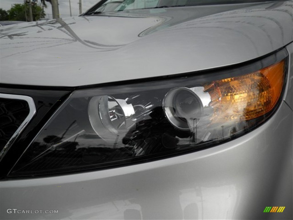 2012 Sorento SX V6 - Bright Silver / Black photo #9