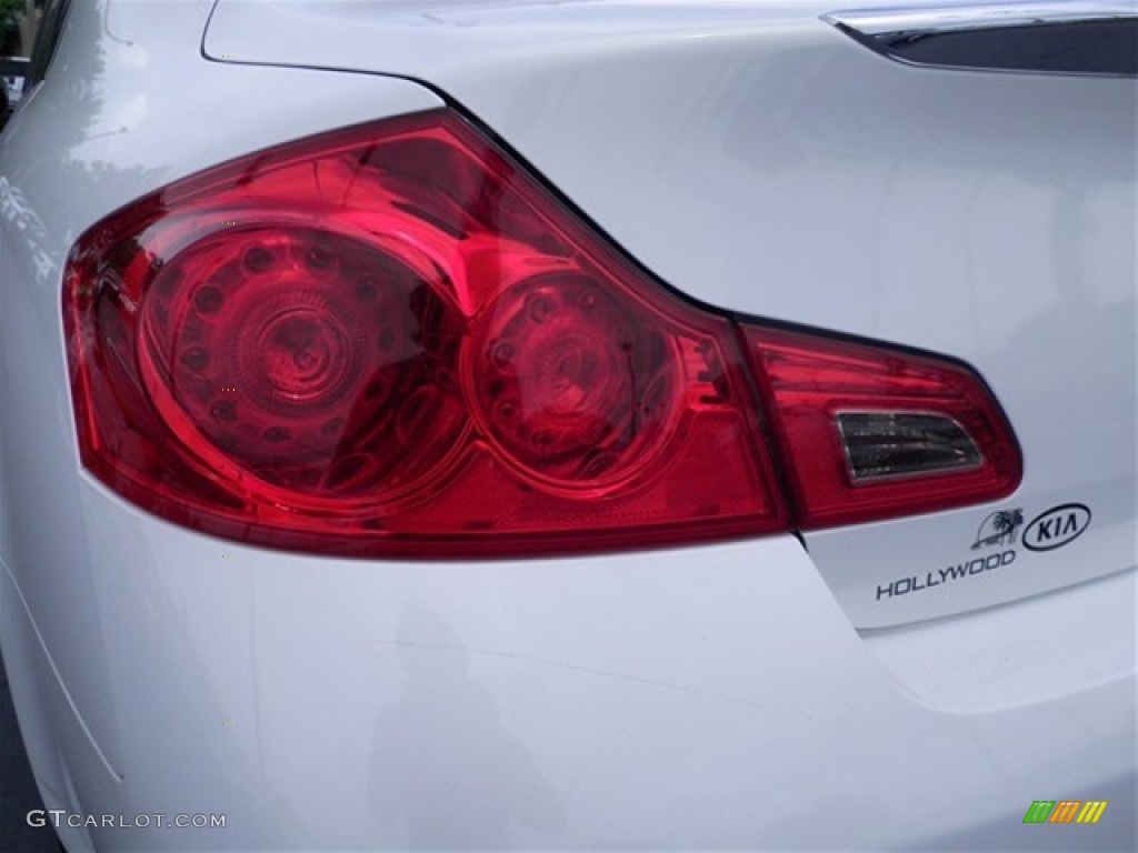 2009 G 37 Journey Sedan - Moonlight White / Wheat photo #13