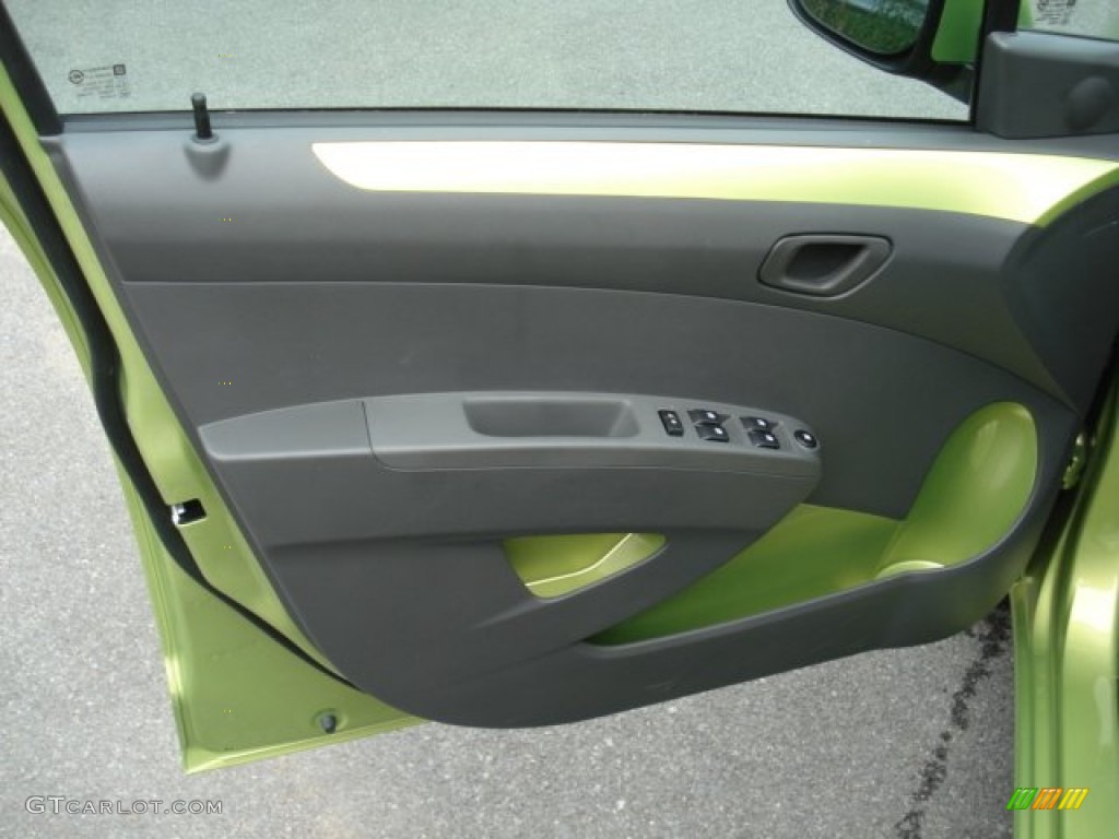 2013 Chevrolet Spark LT Green/Green Door Panel Photo #69951531