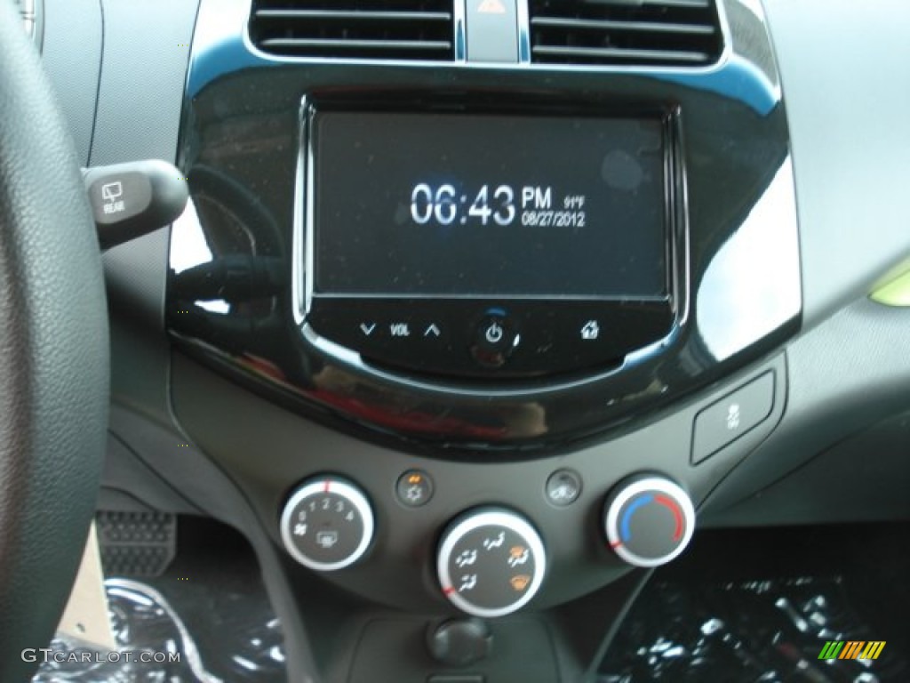 2013 Chevrolet Spark LT Controls Photo #69951565