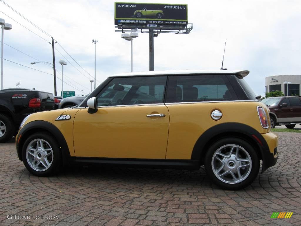 2008 Cooper S Hardtop - Mellow Yellow / Grey/Black photo #2