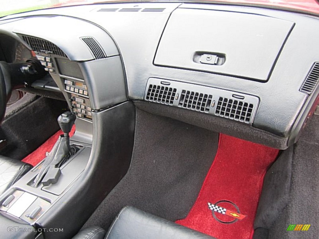 1990 Chevrolet Corvette Coupe Black Dashboard Photo #69954298