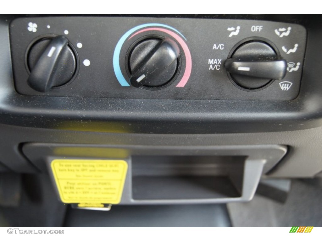 2001 Ford Ranger XLT Regular Cab Controls Photo #69956308