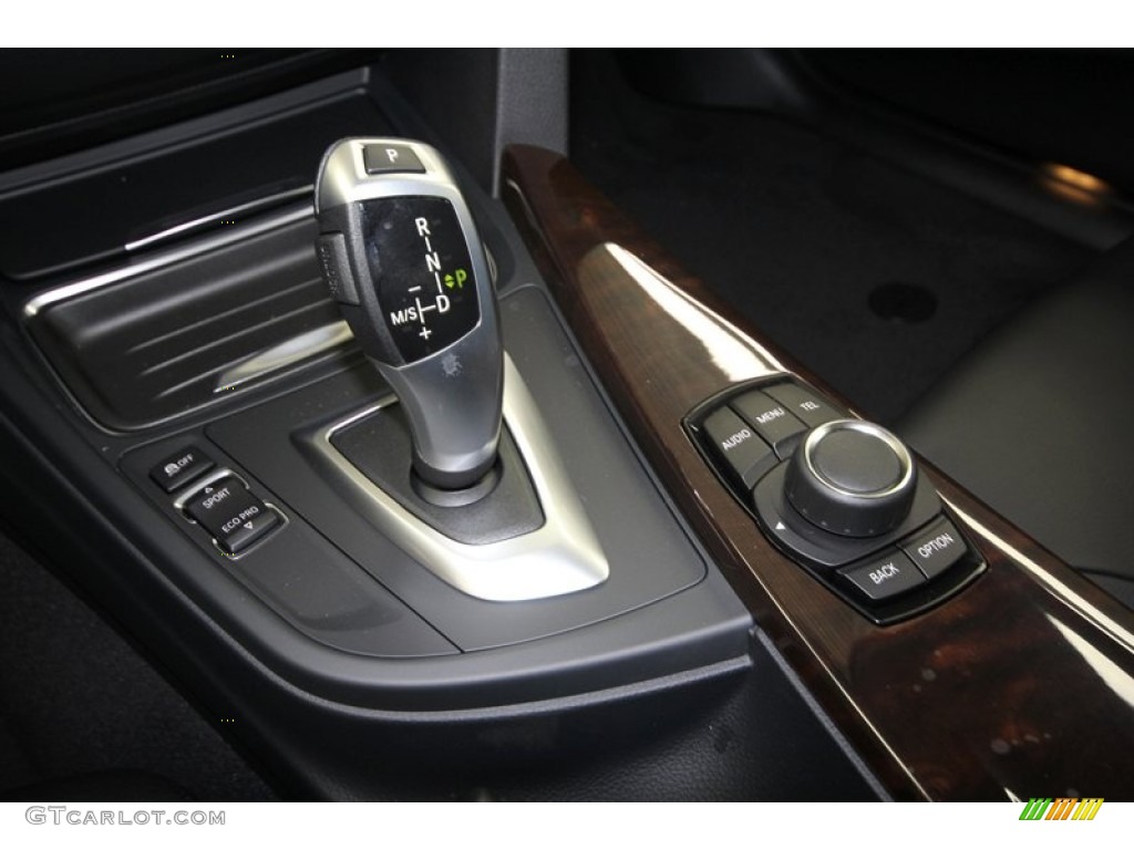 2013 3 Series 328i Sedan - Alpine White / Black photo #17