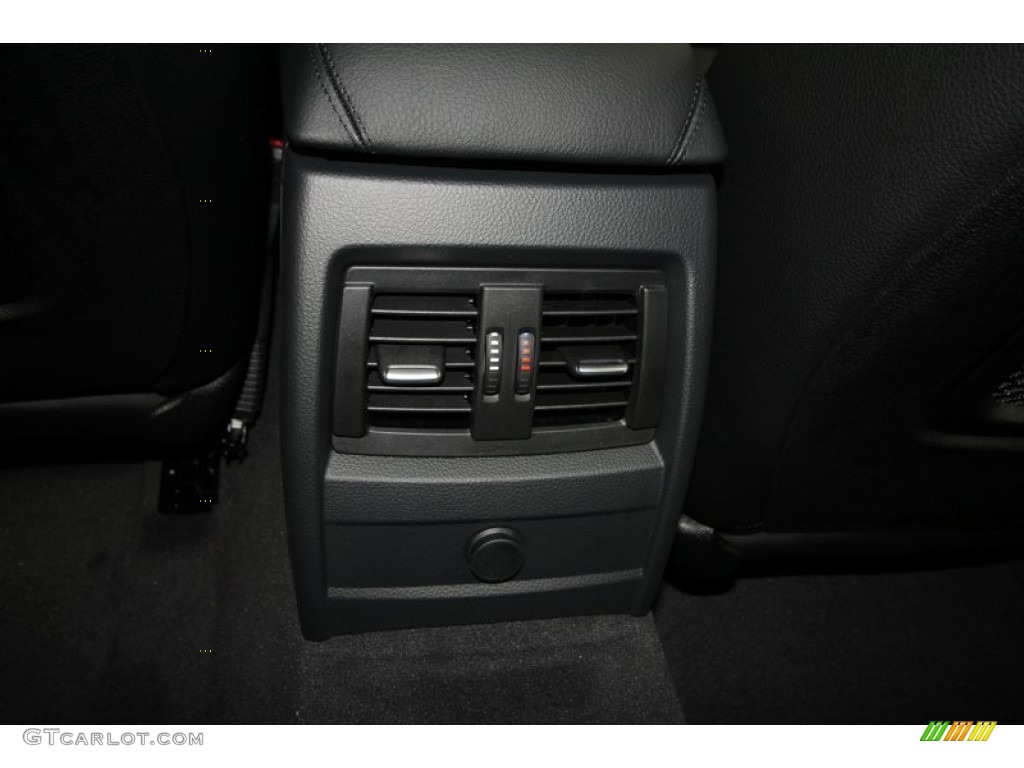 2013 3 Series 328i Sedan - Alpine White / Black photo #26