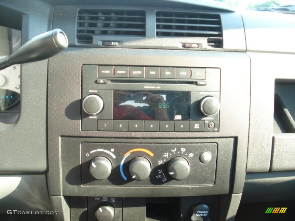 2011 Dakota Big Horn Crew Cab 4x4 - White Gold Metallic / Dark Slate Gray/Medium Slate Gray photo #21
