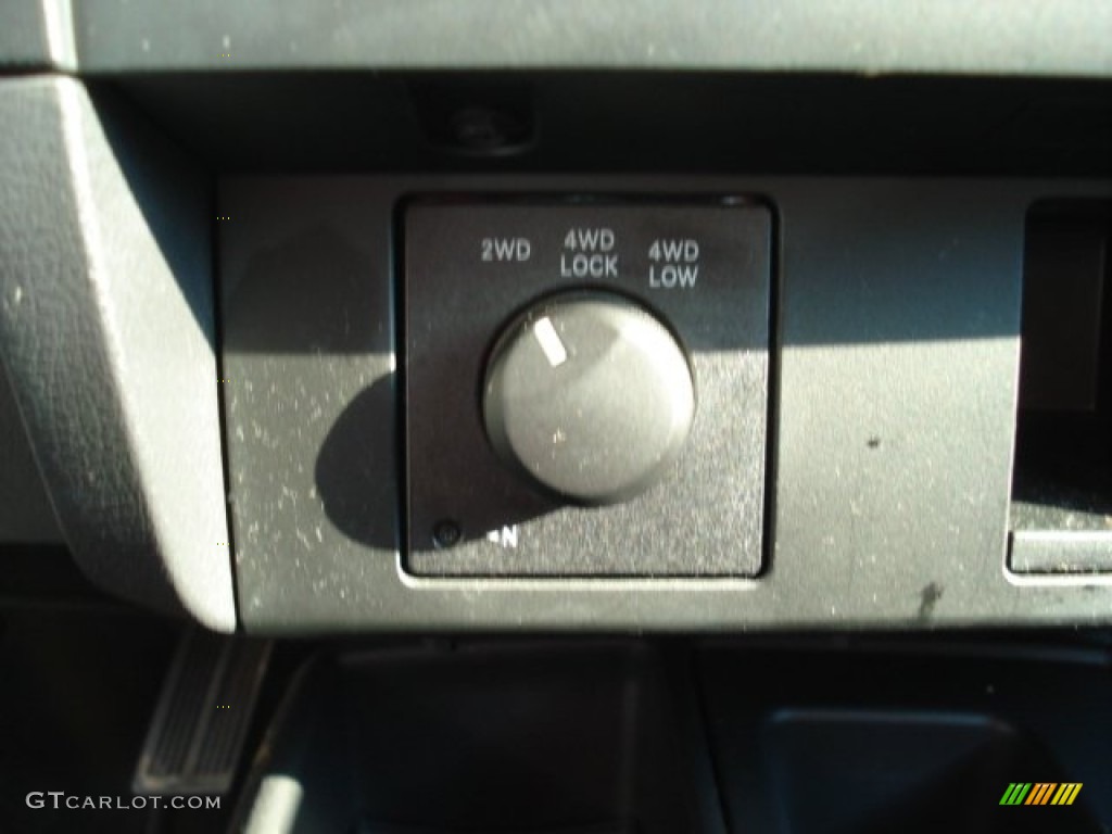 2011 Dakota Big Horn Crew Cab 4x4 - White Gold Metallic / Dark Slate Gray/Medium Slate Gray photo #22
