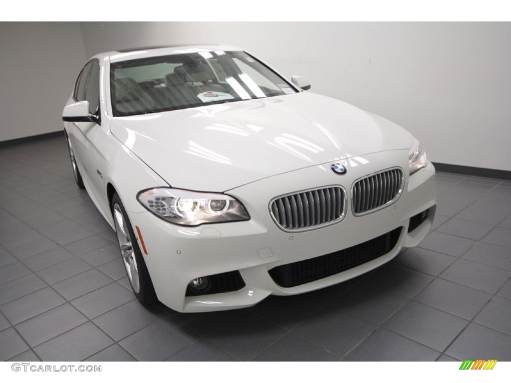 2013 5 Series 550i Sedan - Alpine White / Oyster/Black photo #5