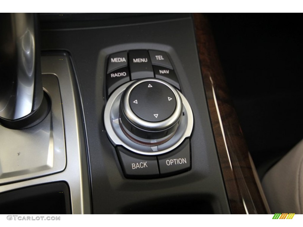 2013 BMW X5 xDrive 35i Premium Controls Photo #69964552
