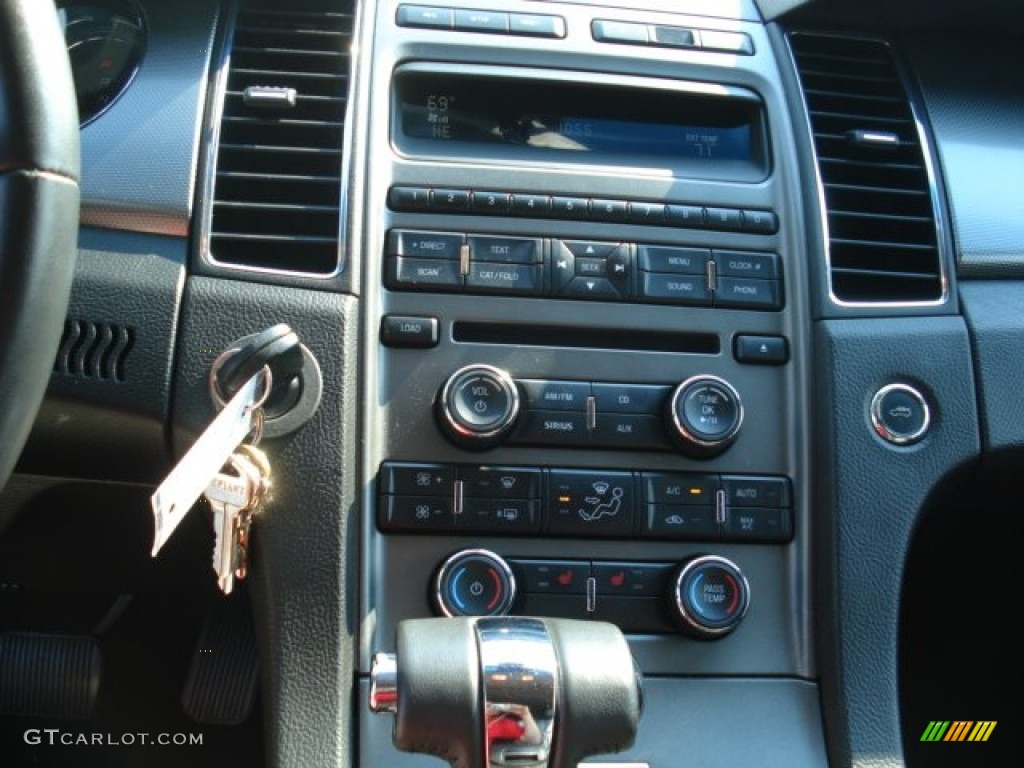 2011 Ford Taurus SEL Controls Photo #69965980