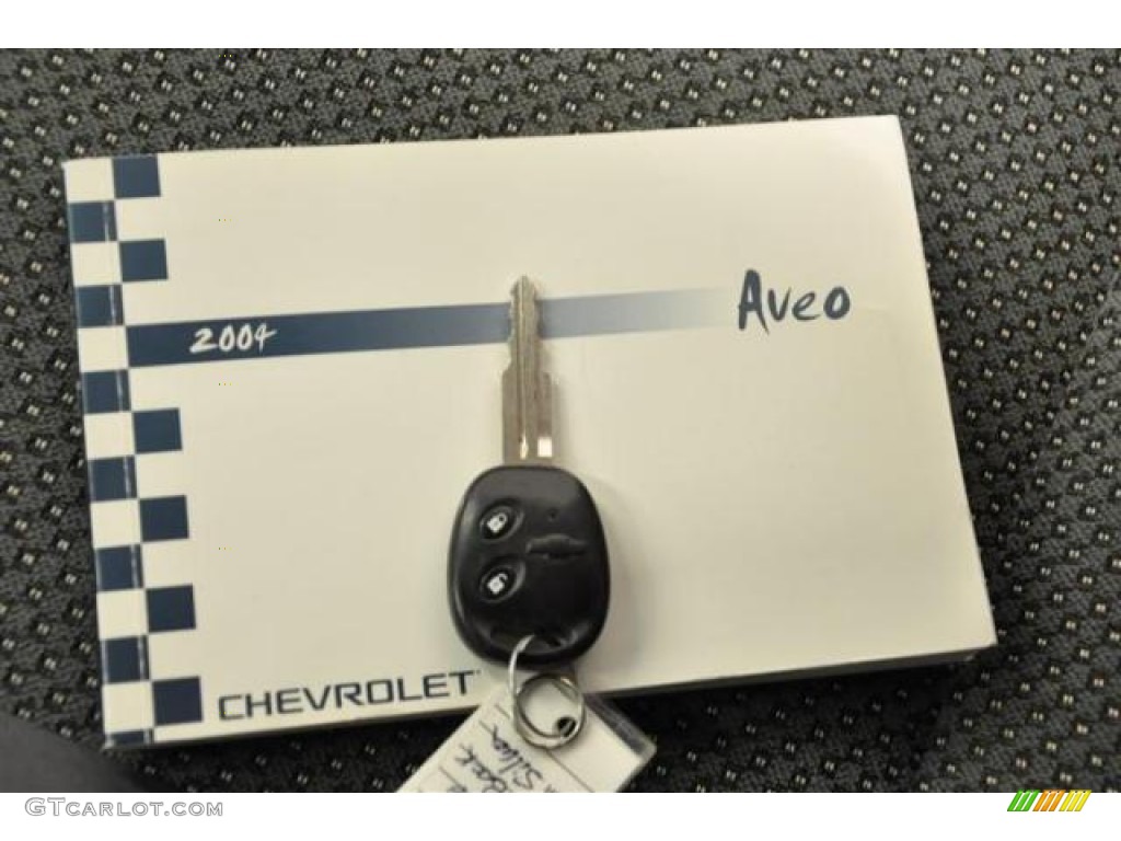 2004 Chevrolet Aveo LS Hatchback Books/Manuals Photo #69970486