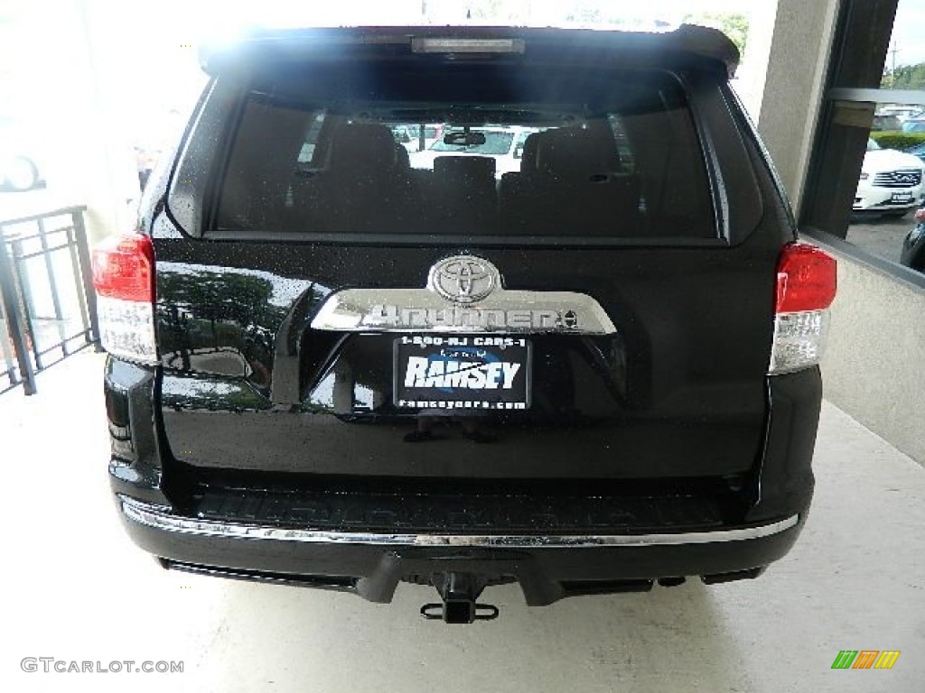 2010 4Runner Limited 4x4 - Black / Graphite photo #5