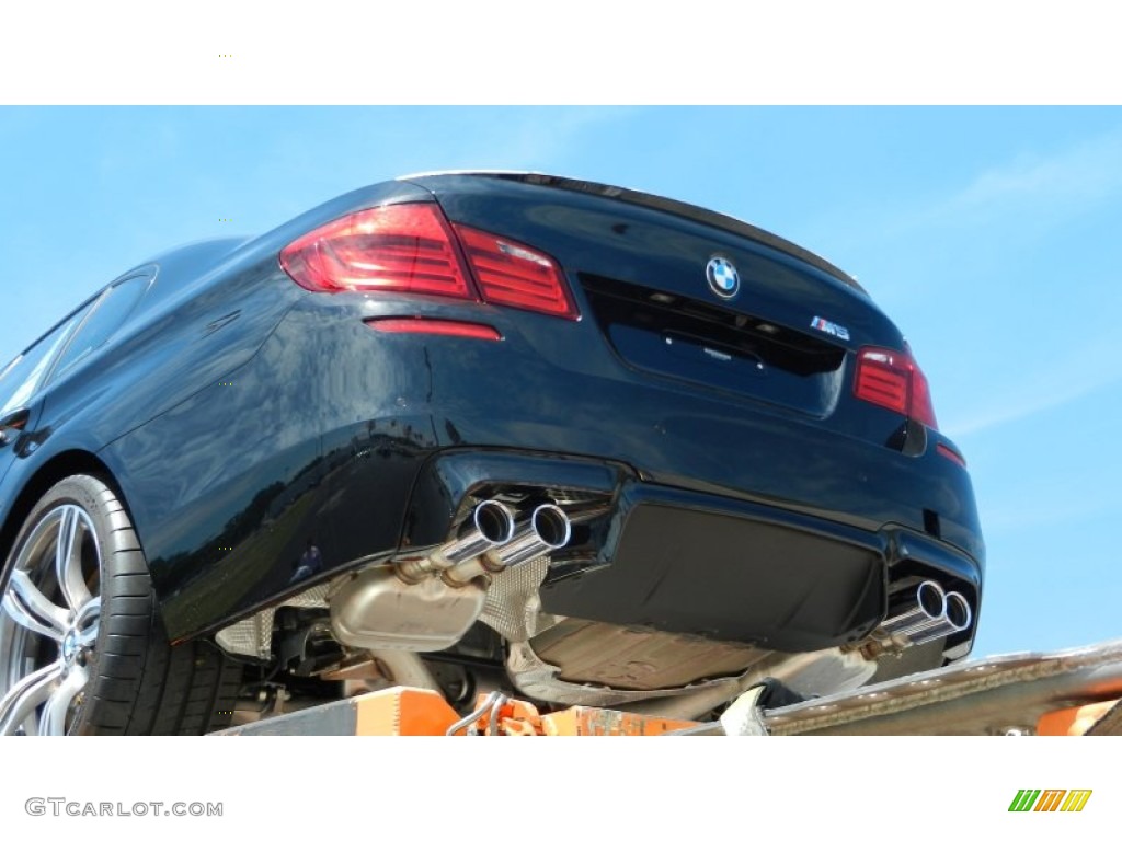 2013 BMW M5 Sedan Exhaust Photos