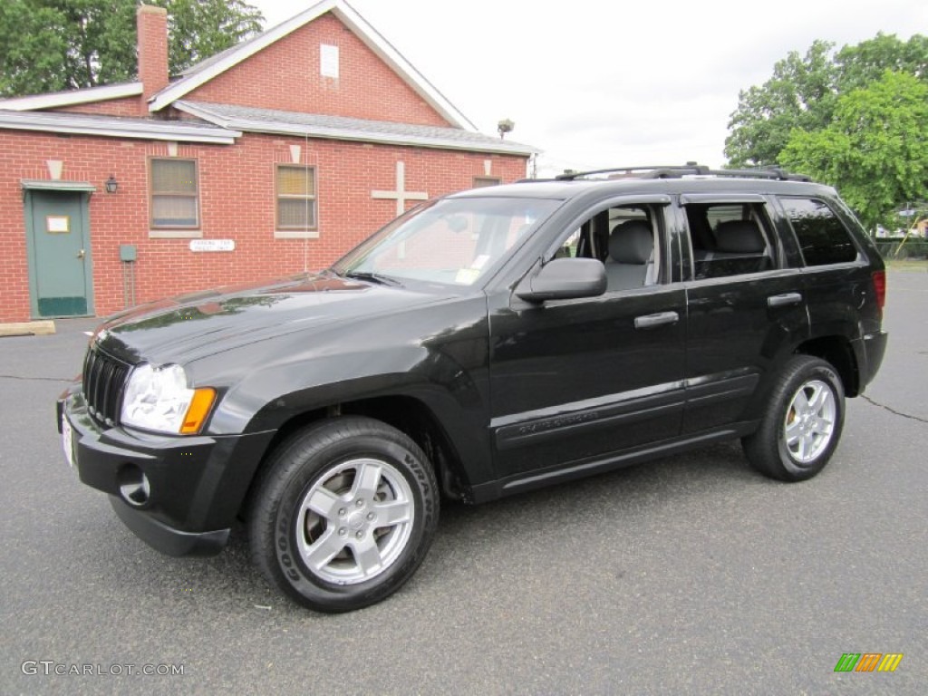 Black 2005 Jeep Grand Cherokee Laredo 4x4 Exterior Photo #69974206