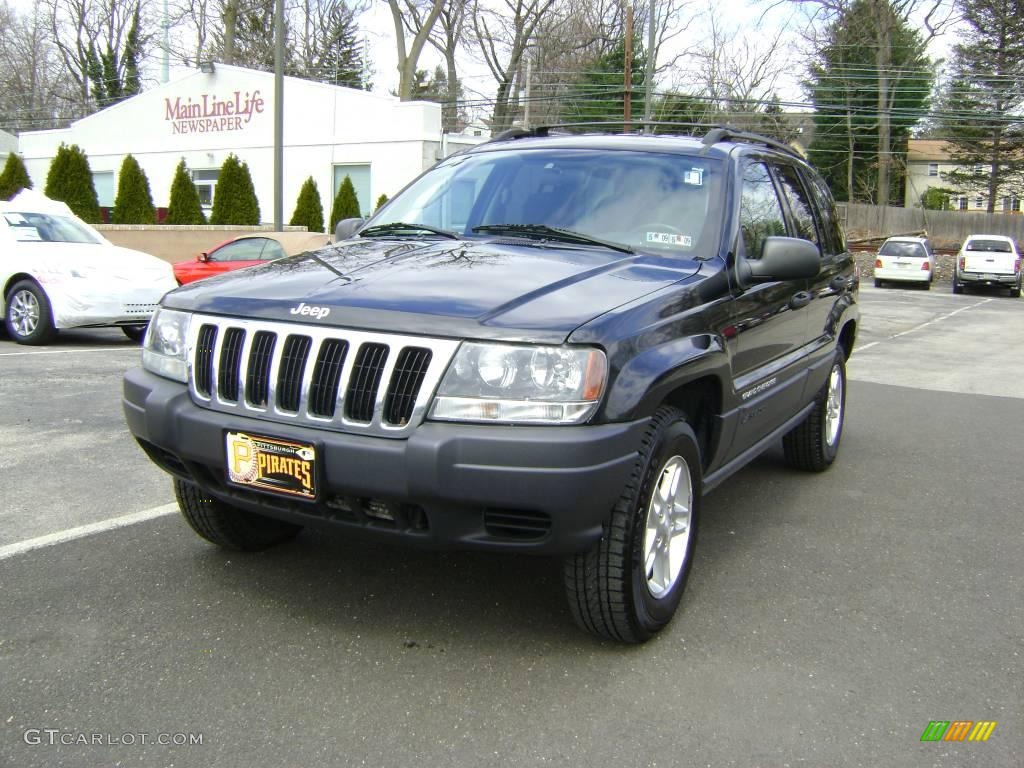 2003 Grand Cherokee Laredo 4x4 - Brilliant Black / Dark Slate Gray photo #1