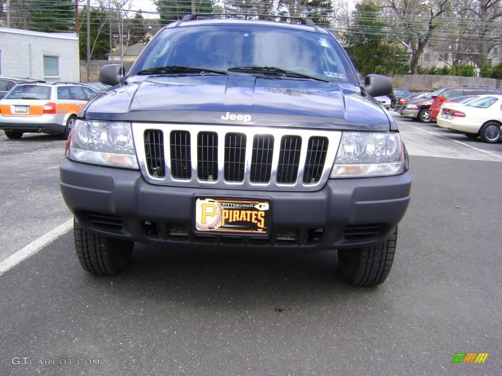 2003 Grand Cherokee Laredo 4x4 - Brilliant Black / Dark Slate Gray photo #2