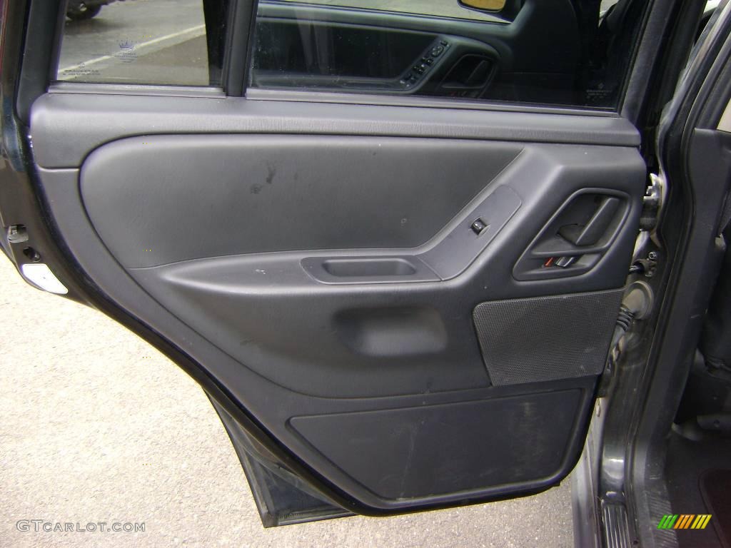 2003 Grand Cherokee Laredo 4x4 - Brilliant Black / Dark Slate Gray photo #11