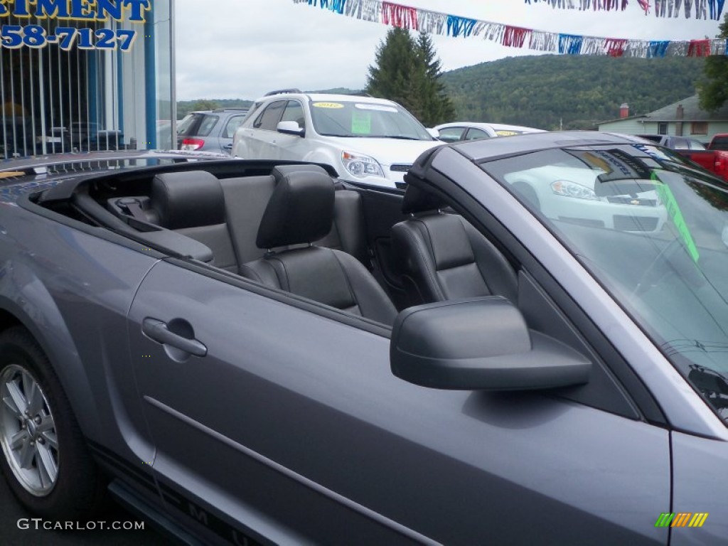 2006 Mustang V6 Premium Convertible - Tungsten Grey Metallic / Dark Charcoal photo #10