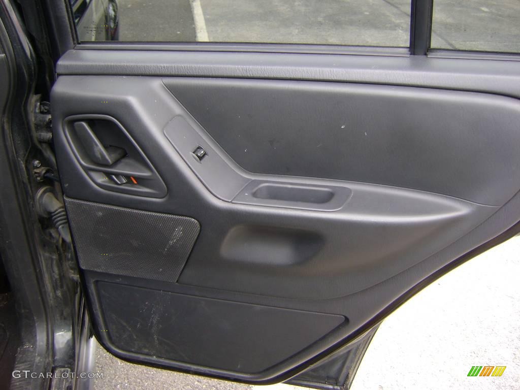 2003 Grand Cherokee Laredo 4x4 - Brilliant Black / Dark Slate Gray photo #15