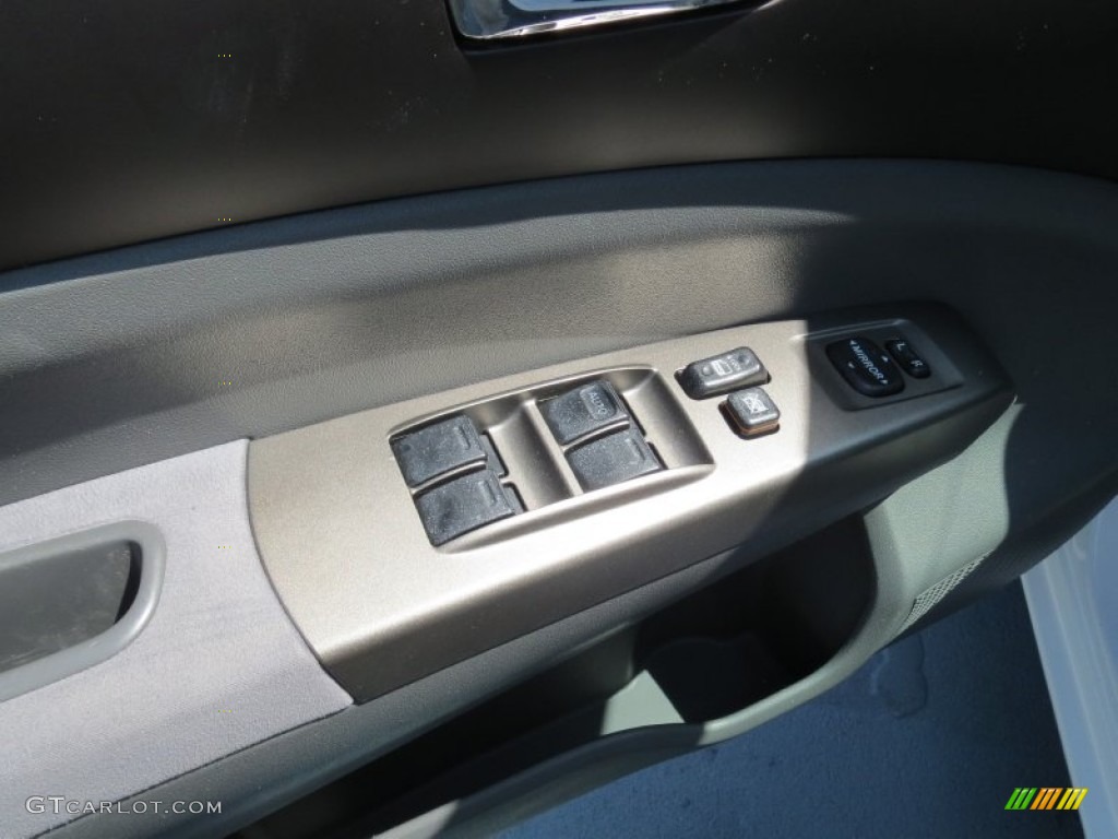 2005 Prius Hybrid - Super White / Gray/Burgundy photo #29