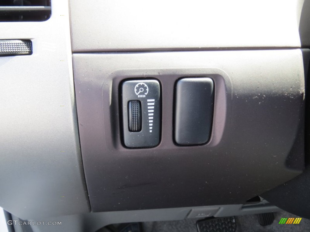 2005 Prius Hybrid - Super White / Gray/Burgundy photo #38