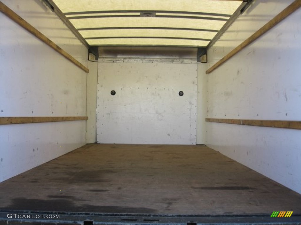 2009 Savana Cutaway 3500 Commercial Moving Truck - Yellow / Medium Pewter photo #8