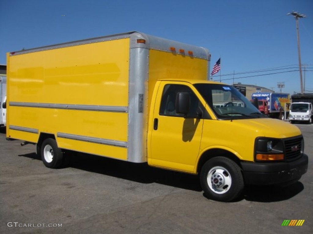 2009 Savana Cutaway 3500 Commercial Moving Truck - Yellow / Medium Pewter photo #1