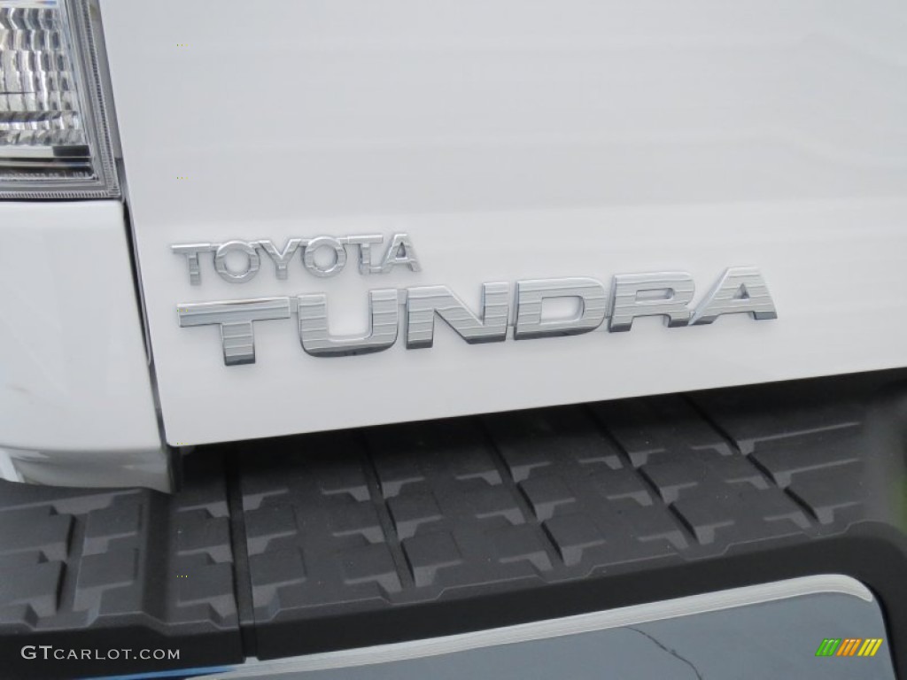 2012 Tundra CrewMax - Super White / Graphite photo #13