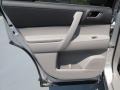 Classic Silver Metallic - Highlander V6 Photo No. 16