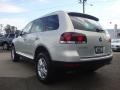 2008 White Gold Metallic Volkswagen Touareg 2 VR6  photo #4