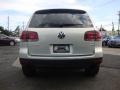 2008 White Gold Metallic Volkswagen Touareg 2 VR6  photo #5