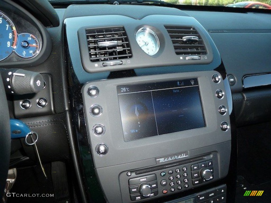 2013 Maserati Quattroporte S Controls Photo #69986212