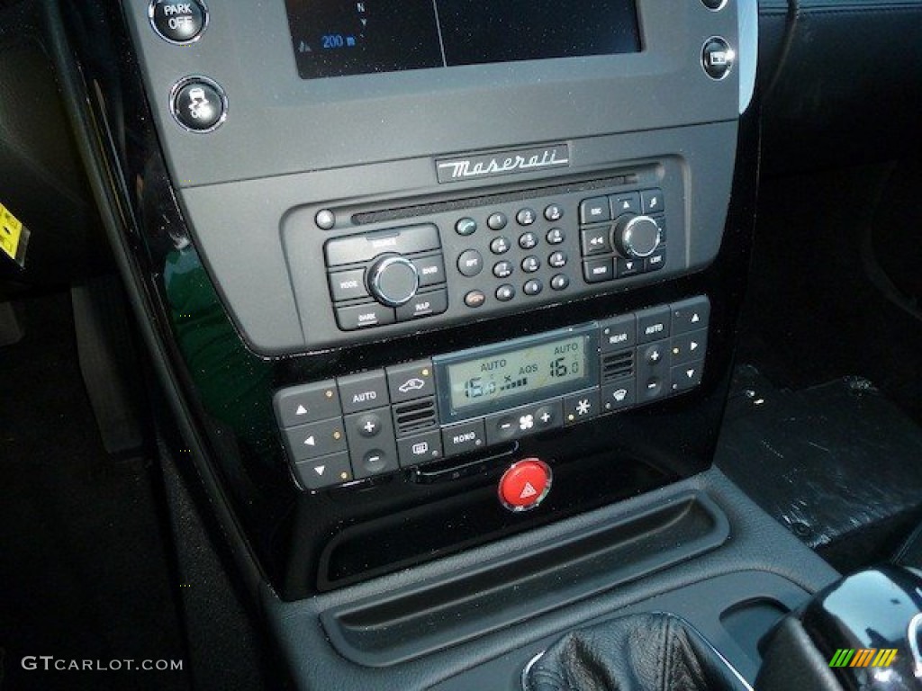 2013 Maserati Quattroporte S Controls Photo #69986230