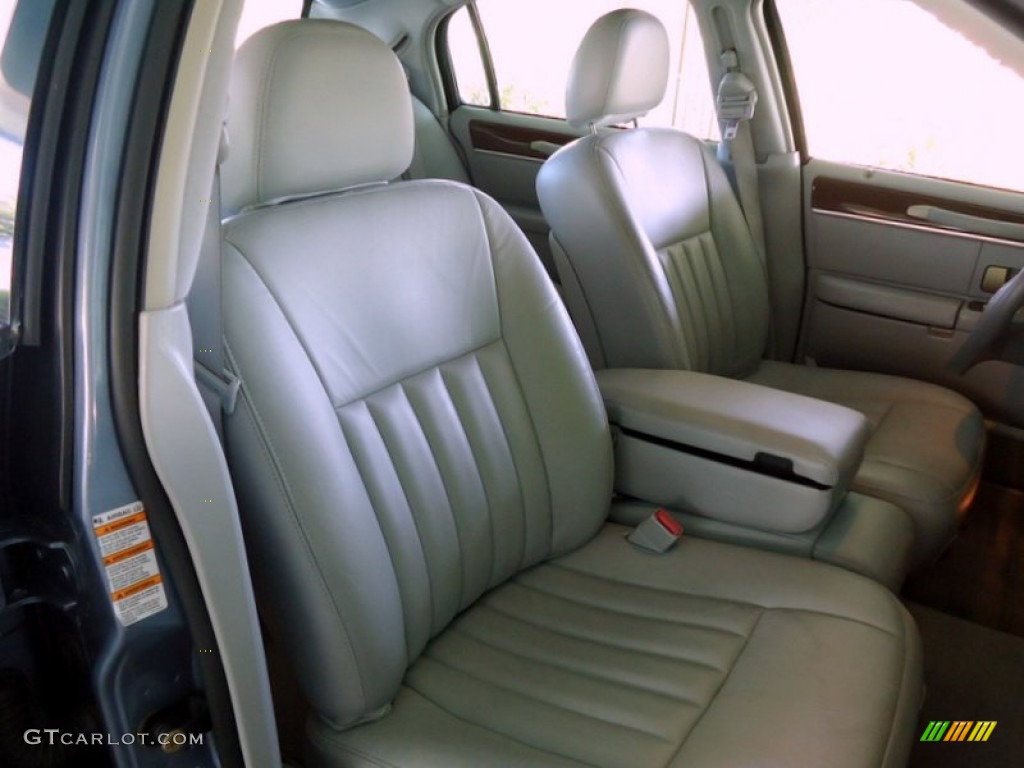 2004 Lincoln Town Car Signature Front Seat Photos