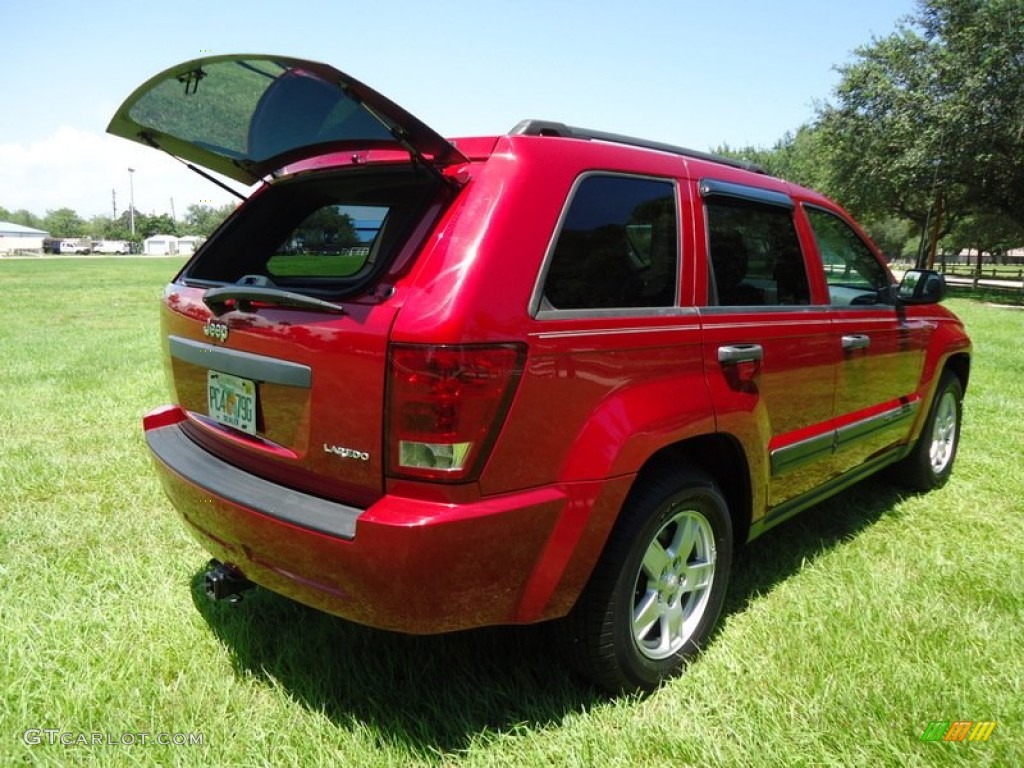 2005 Grand Cherokee Laredo - Inferno Red Crystal Pearl / Medium Slate Gray photo #9
