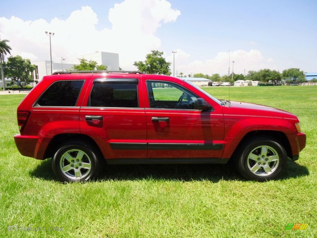 2005 Grand Cherokee Laredo - Inferno Red Crystal Pearl / Medium Slate Gray photo #16