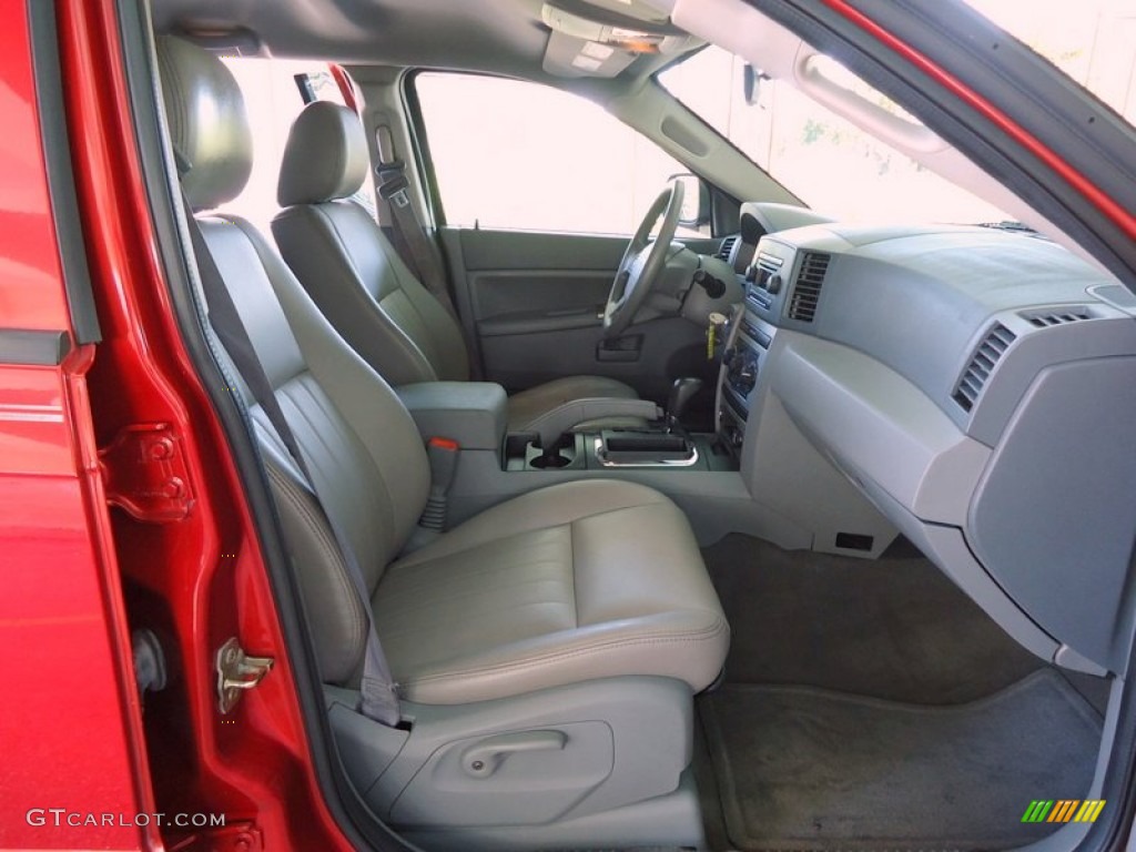 2005 Grand Cherokee Laredo - Inferno Red Crystal Pearl / Medium Slate Gray photo #45