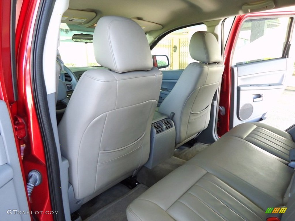 2005 Grand Cherokee Laredo - Inferno Red Crystal Pearl / Medium Slate Gray photo #51