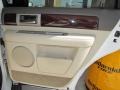 Oxford White - Navigator Luxury Photo No. 51