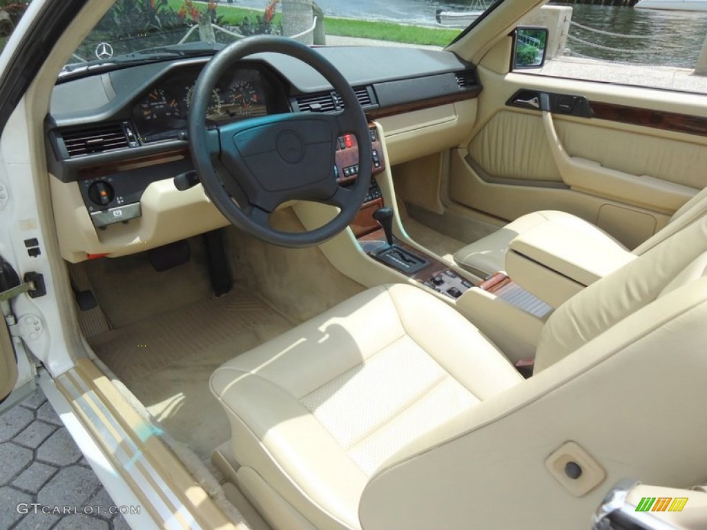 Parchment Interior 1994 Mercedes-Benz E 320 Convertible Photo #69991549