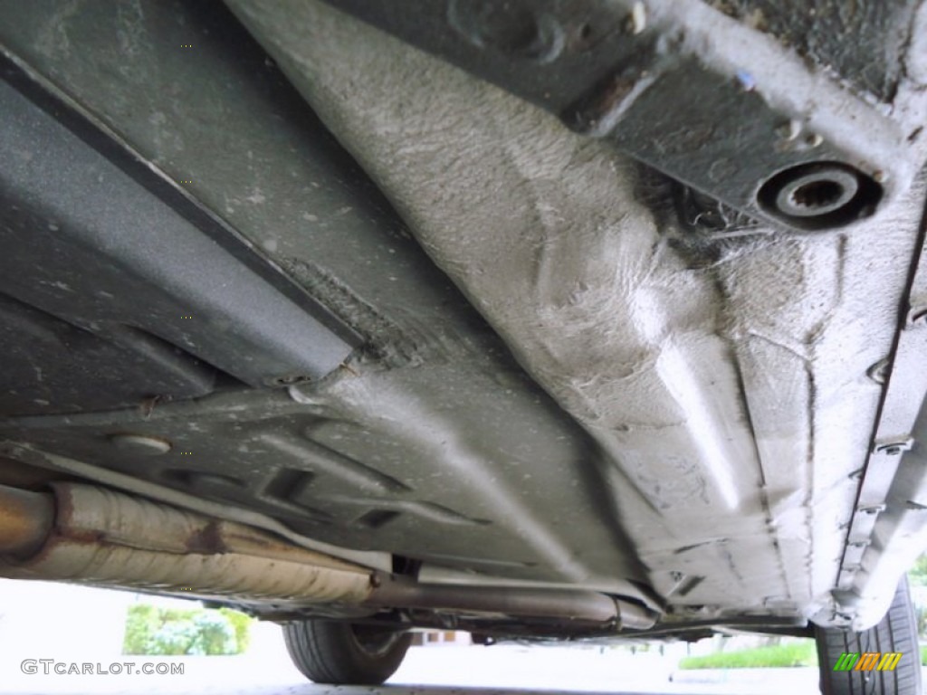 1994 Mercedes-Benz E 320 Convertible Undercarriage Photo #69991738
