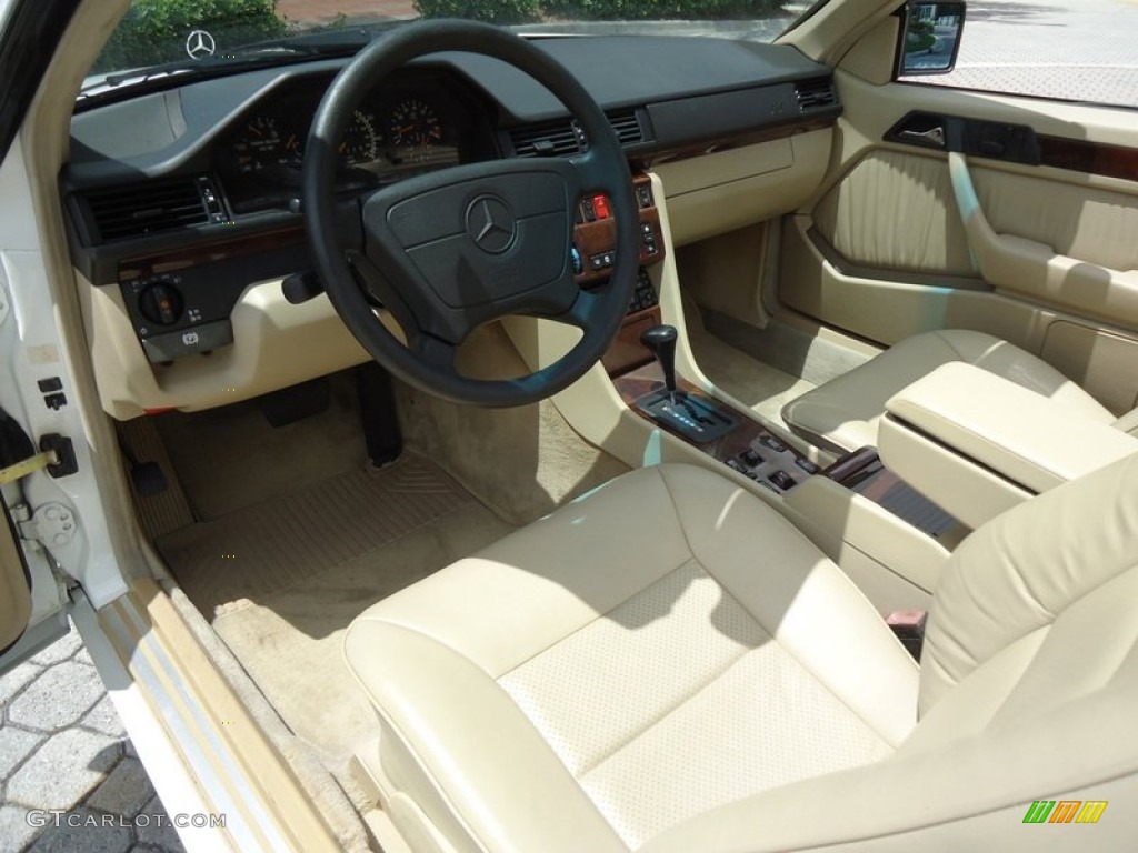 Parchment Interior 1994 Mercedes-Benz E 320 Convertible Photo #69991774